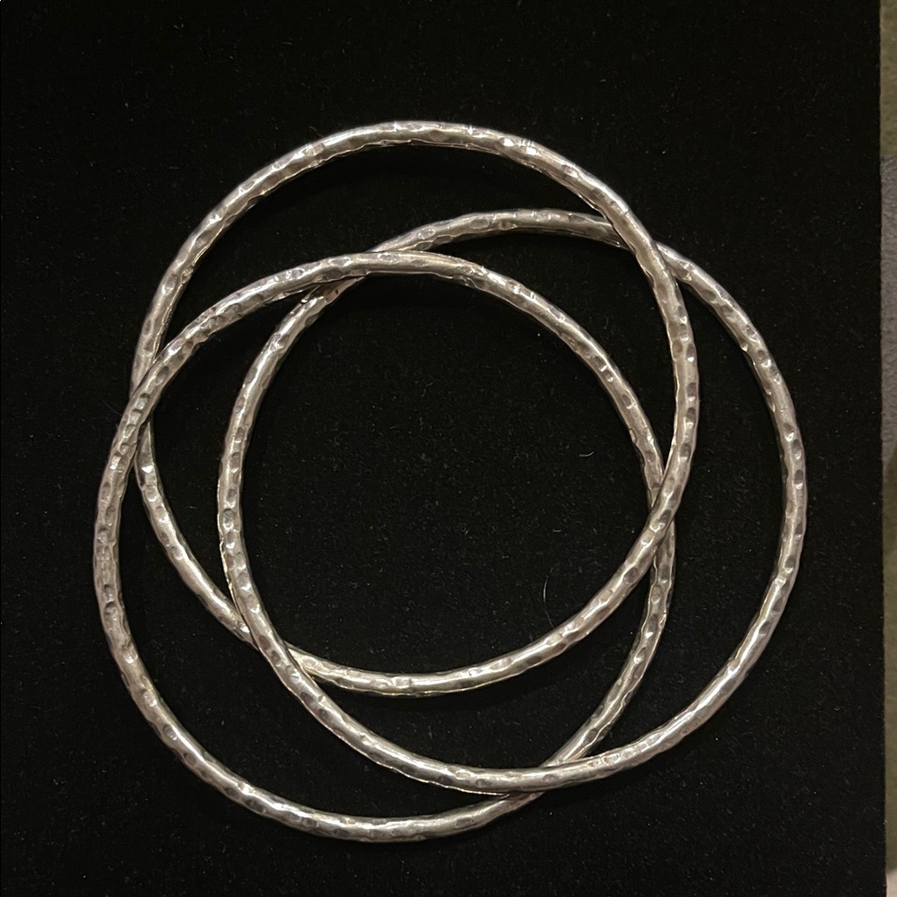 Elegant Hammered Sterling Silver interlocked Bangle Set
